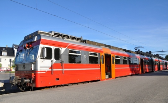 Lokaltog ved Årnes stasjon