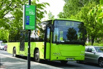Grønn Ruter-buss i Lillestrøm.