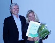  Venstres miljøpris 2012 til Den norske turistforening, her Ola Elvestuen og generalsekretær Kristin Krohn Devold.