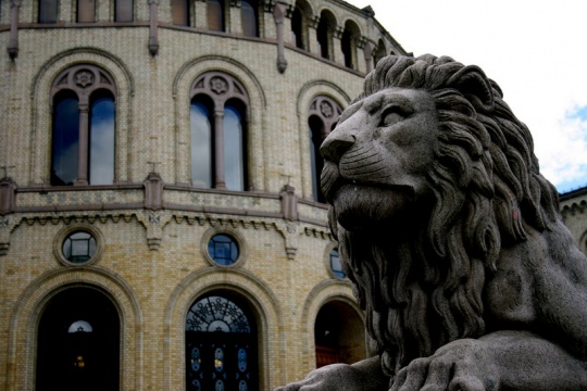  Venstre har fremmet flere forslag i Stortinget om et åpent og inkluderende arbeidsliv. Det er disse forslagene ledelsen i LO mener er en brutalisering. Se liste nederst i saken.