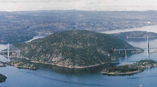 Bro over Oslofjorden. Montasje fra utredning på 90-tallet.