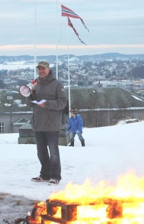 Eddy Robertsen med appell på Slottsfjellet 