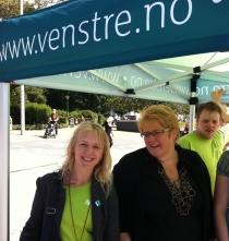 Trine Skei Grande på stand i Bergen