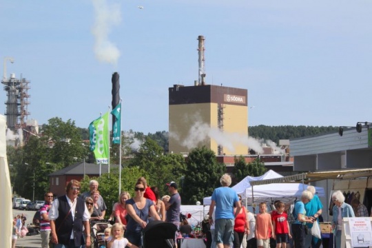  Toftedagen - i bakgrunnen fabrikken som snart er historie.