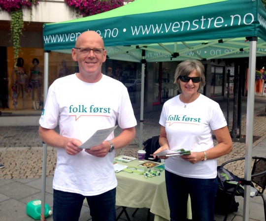 Hans Antonsen og Torunn Sandvand på stand i Markens i Kristiansand.