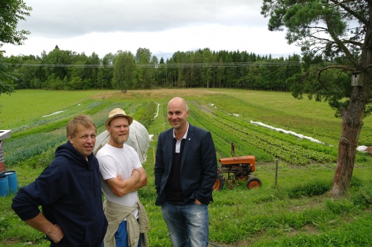 På Holt gård med Roar Lefsaker og Håkon Tørrestad.