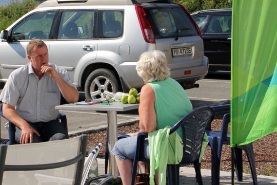 Stand på Spangereid 24.augus Politisk diskusjon