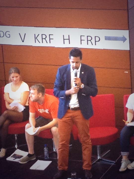 Abid Raja i skolevalgdebatt ved Mailand videregående skole i Lørenskog (stortingsvalgkampen 2013)