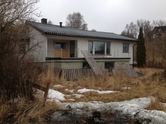  Eierne ble tvunget til å selge - huset står og forfaller.