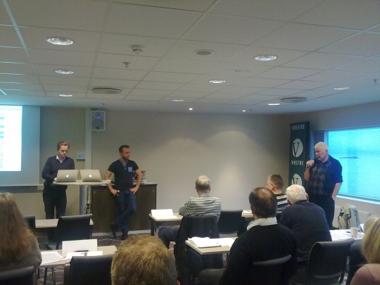  Kjartan Almenning og Steffen Falkevik. August Vonheim med innspill (th)