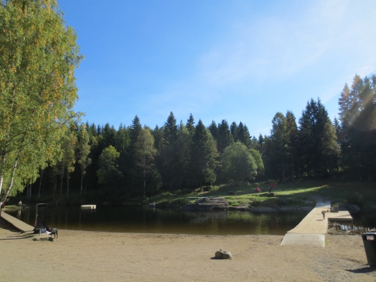 Badeplassen ved Mønevann i Lørenskog kommune