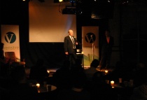  Dørum på liberal café / Tou Scene
