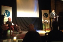  Paul Stephens på liberal café
