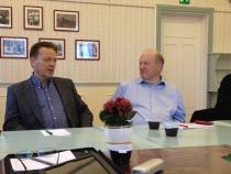 Odd Einar Dørum, her sammen med Haram Venstre-leder Ole Johan Høyberg