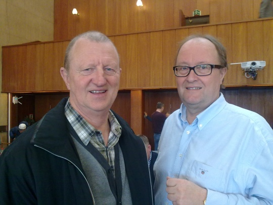  Bjørn Eeg og Andreas Sandvik smiler etter vedtaket i bystyret