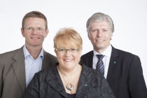 Venstres ledertrio: Terje Breivik, Trine Skei Grande og Ola Elvestuen.