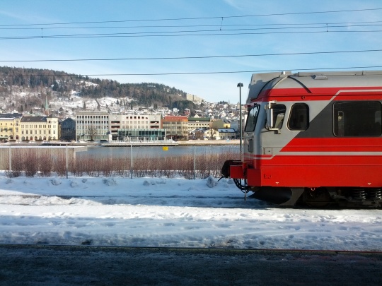  Bildet er tatt fra Drammen stasjon en vinterdag