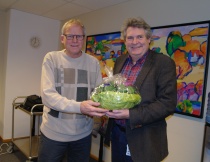 Hallstein Bast gratuleres av Jan Kulland