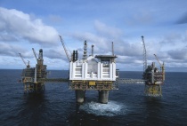  Oljearbeidere og nordsjødykkere er et av mange eksempler på arbeidsmiljøer som kan være forbundet med helsefare.