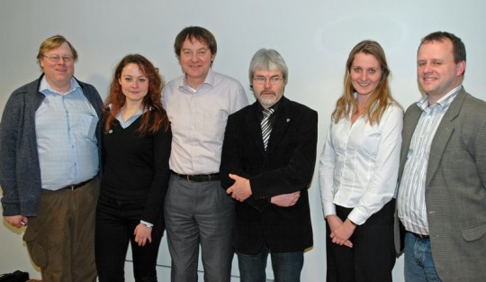  Fylkesstyret i Buskerud Venstre 2008. Fra v. Erik Hørlück Berg, Rebekka Borsch, fylkesleder Geir Stave, politisk nestleder Runolv Stegane, Heidi Hübner, organisatorisk nestleder Tom Hedalen. Ikke til stede da bildet ble tatt: Marianne Berg Korneliussen 