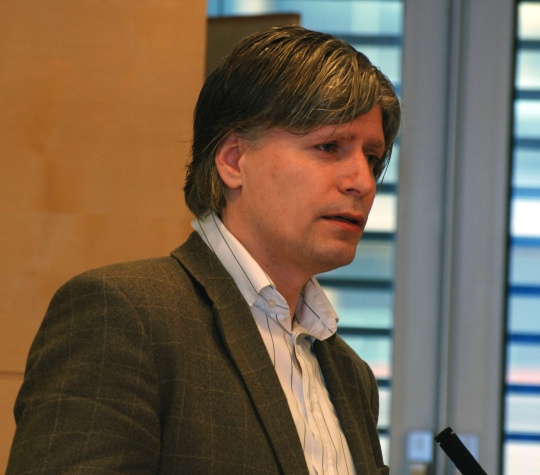 Ola Elvestuen (fra Oslo Venstre) innledet om samarbeid på tvers av fylkekommunegrensene. 