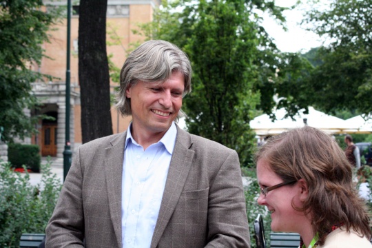  Ola Elvestuen går av som leder i Oslo Venstre etter syv år i vervet. Valgkomiteen har innstilt Toril Berge som ny leder.